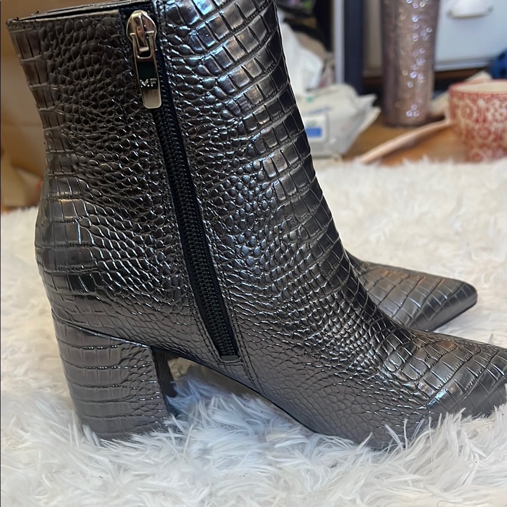 Marc Fisher Silver Ankle Boots - Picture 1 of 10